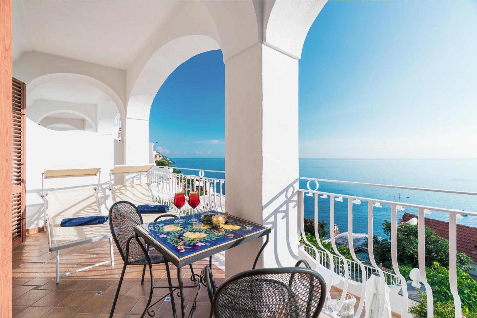 Hotel Il Gabbiano Positano Bagian luar foto