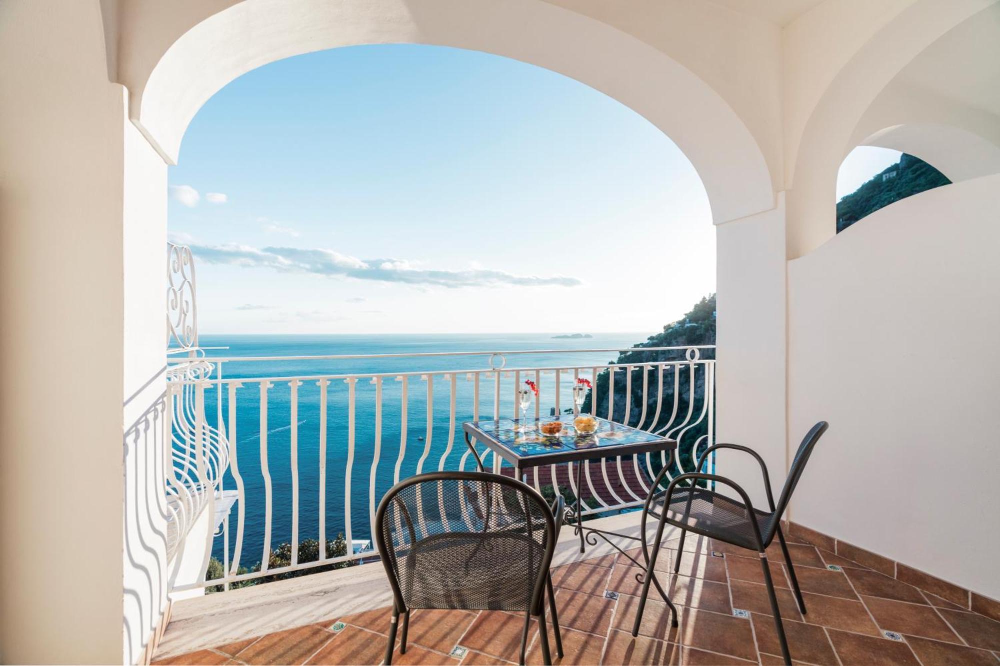 Hotel Il Gabbiano Positano Bagian luar foto