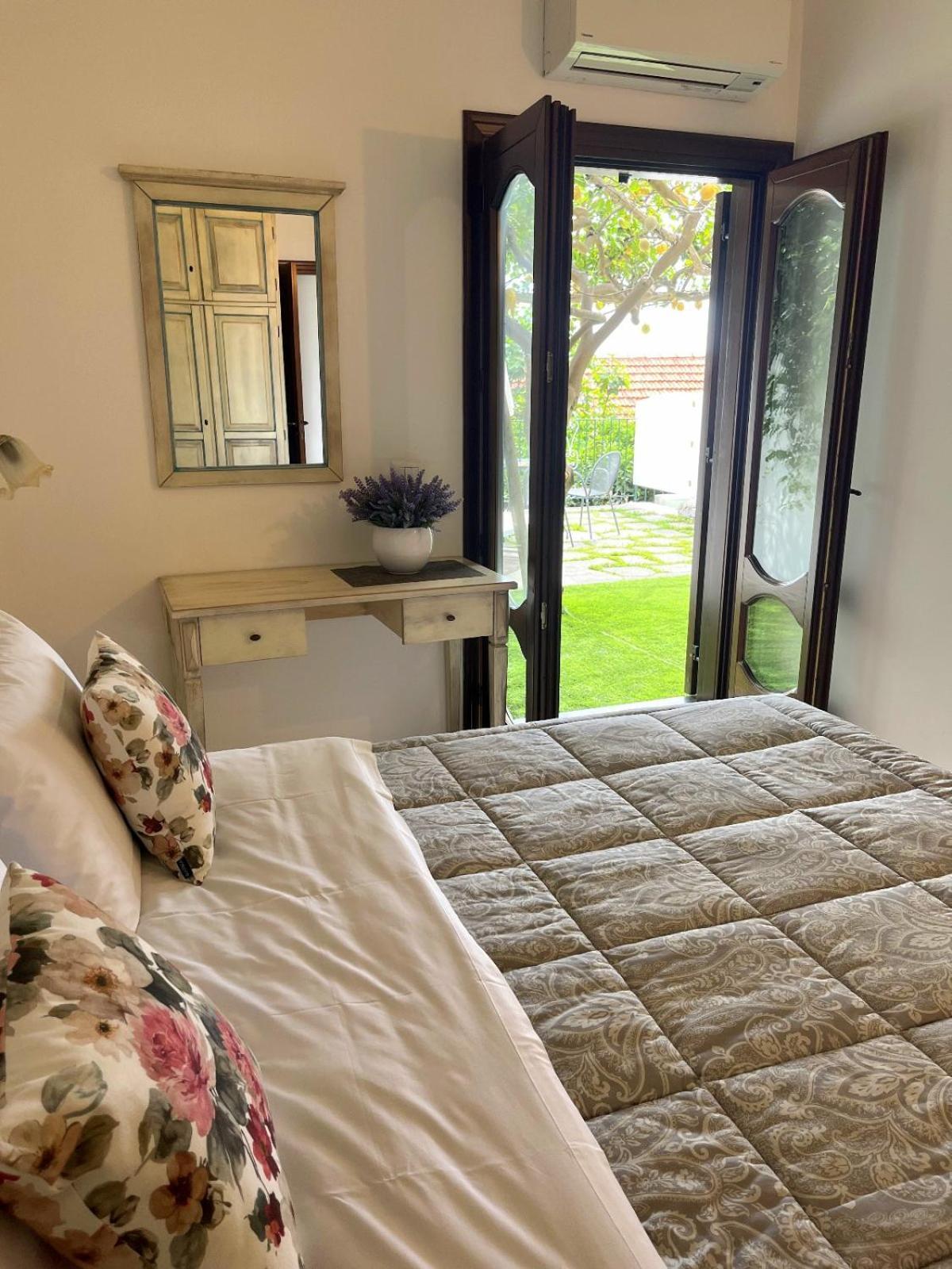Hotel Il Gabbiano Positano Bagian luar foto